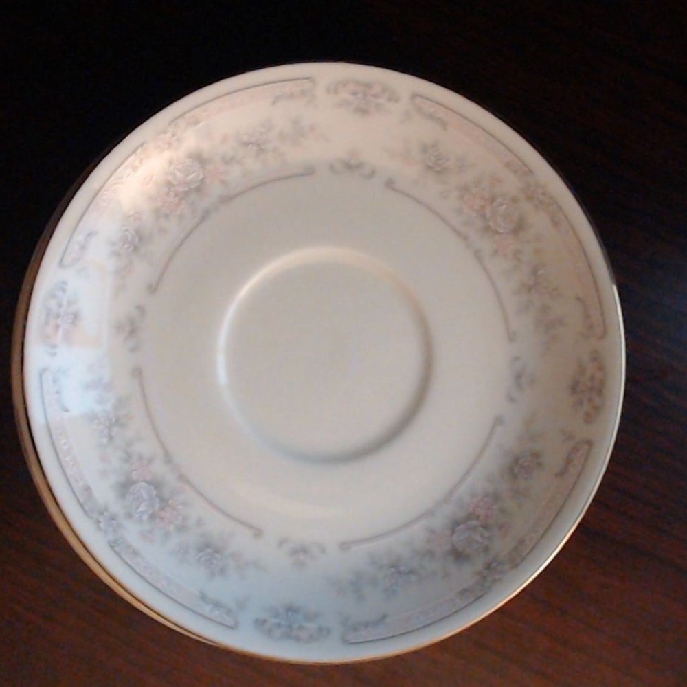 Royal Limited Antique Lace Saucer 1 of 4